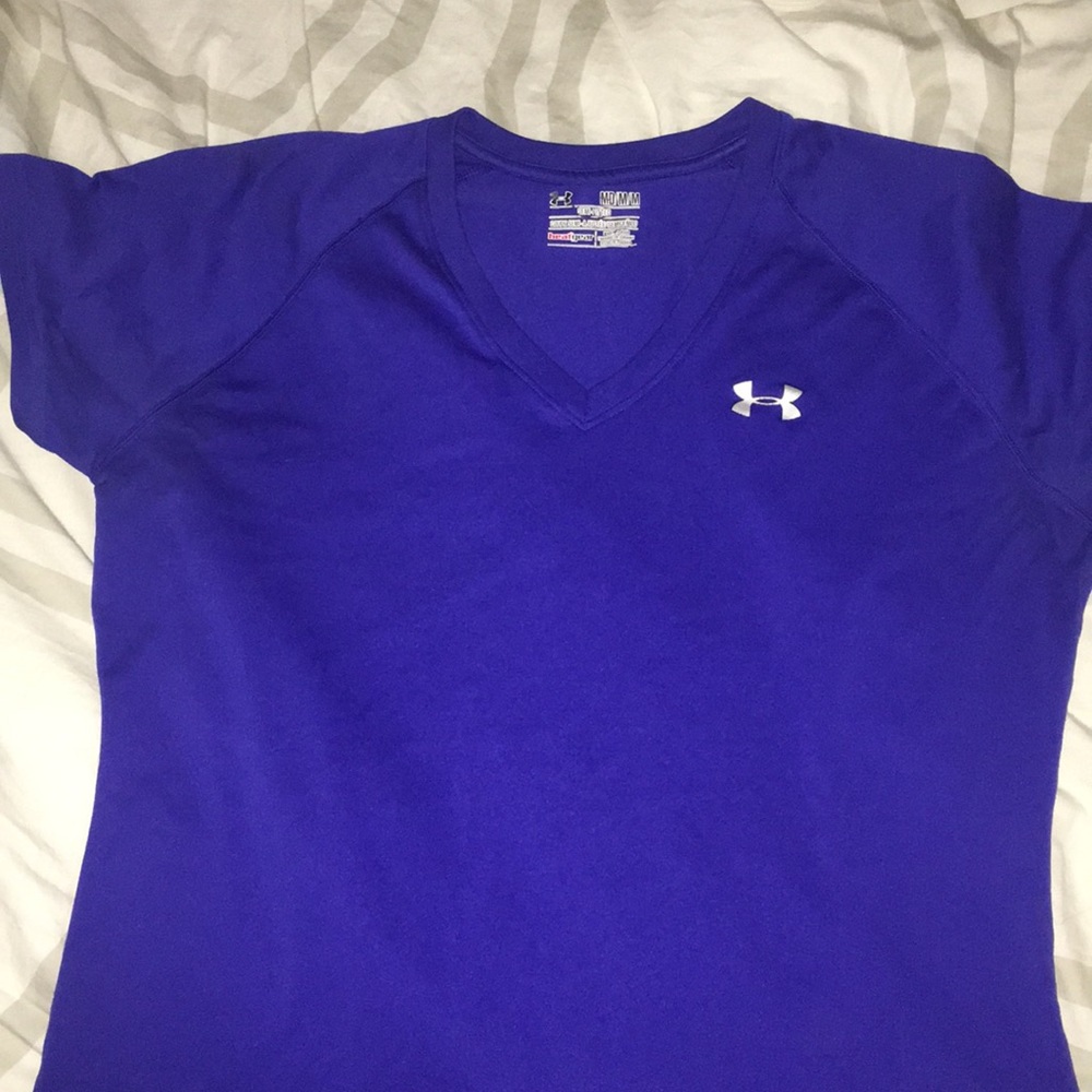 UnderArmor Dry fit VNeck tee